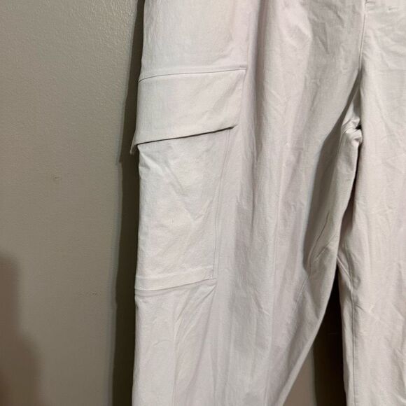 Lululemon lab High-Rise Cuffed Trouser 26" - Picture 4 of 9